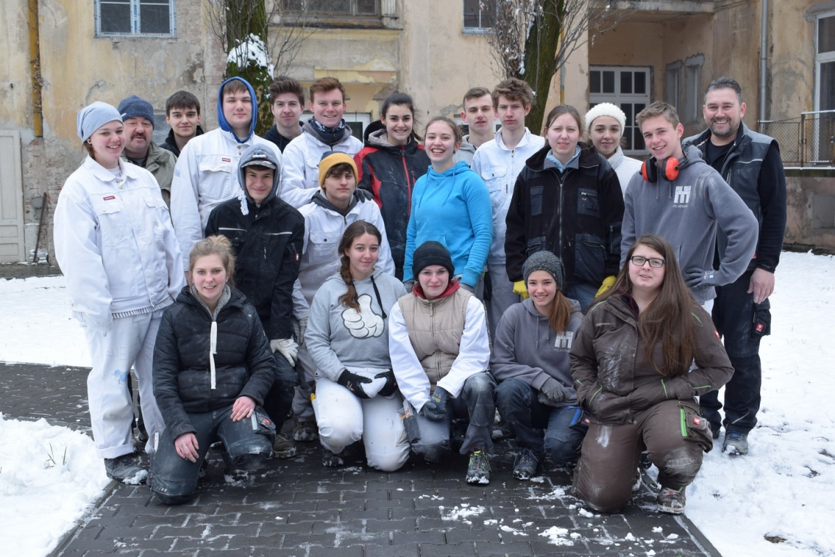 Băile Centrului Sf. Iosif renovate de tineri voluntari austrieci